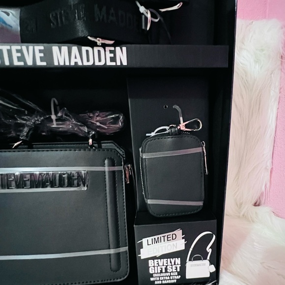 Steve Madden Bevelyn Set - Picture 3 of 4